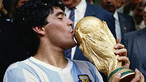 王楚钦在亚洲杯乒乓球赛战胜宇田幸矢